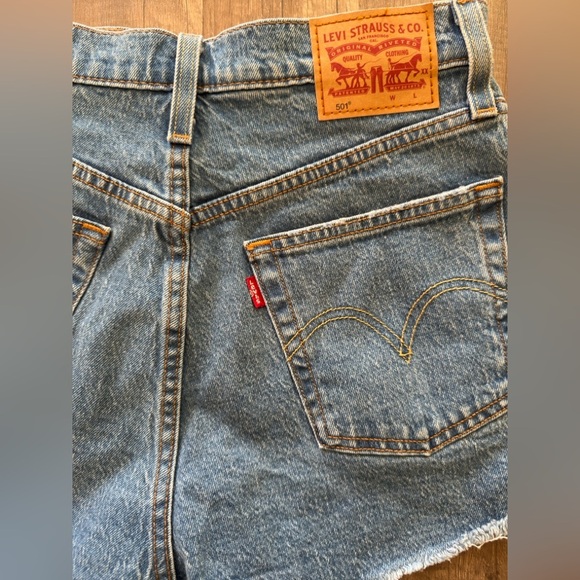 Levi’s 501® WOMENS SHORTS size 27 - Picture 6 of 6